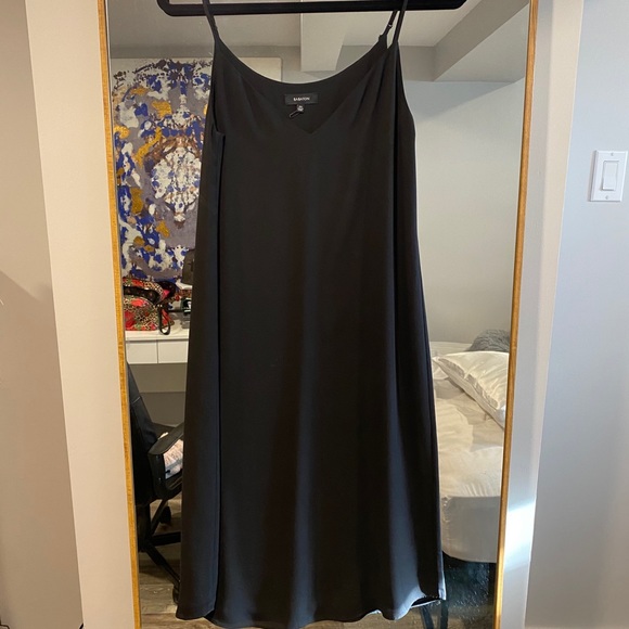 Black Aritzia dress - Picture 2 of 2